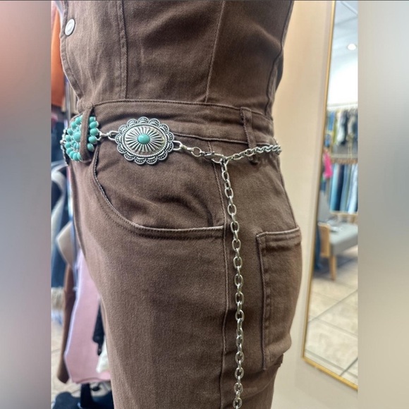 Vintage-Style Southwestern Concho Belt with Turquoise Stones - Picture 5 of 5